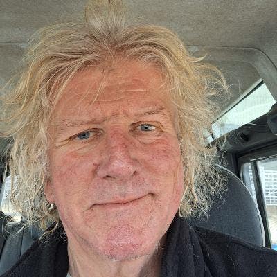 Looking for accommodation  Main Photo