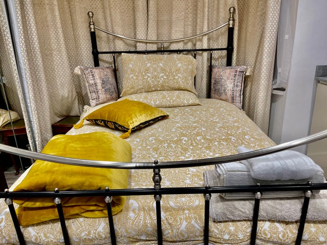 Luxe En-suite double room - Walk to two Stations  Main Photo