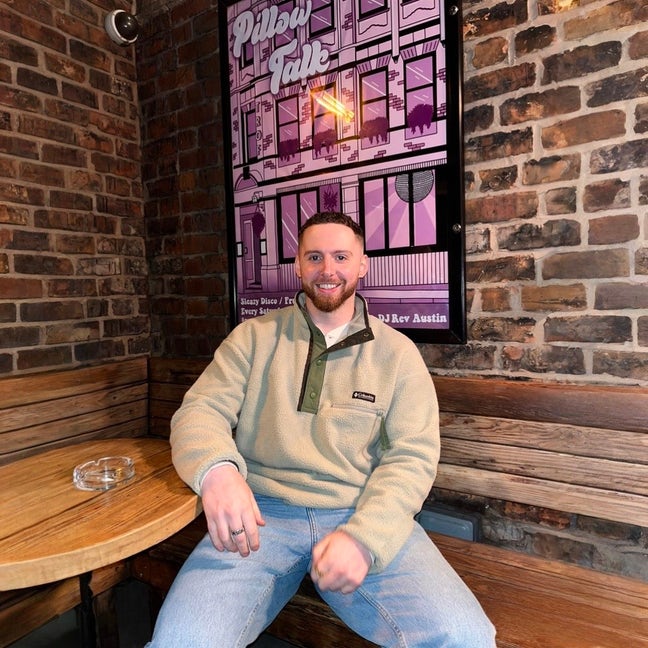 28yo professional – looking for a room or buddy-up Main Photo