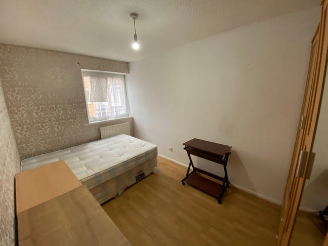 Double Room Available in Mile End E3 *.* Main Photo