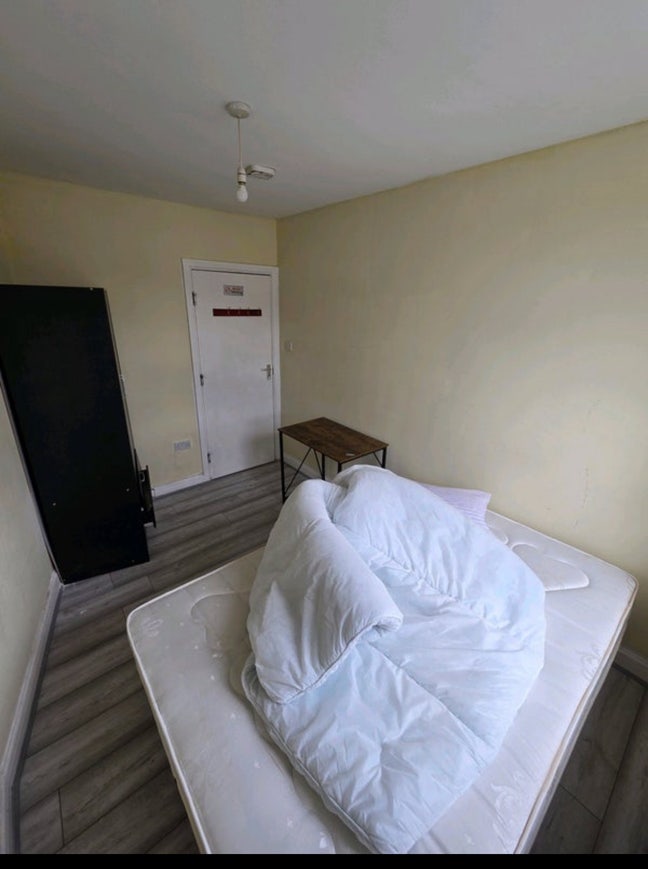 Single Big Room Main Photo