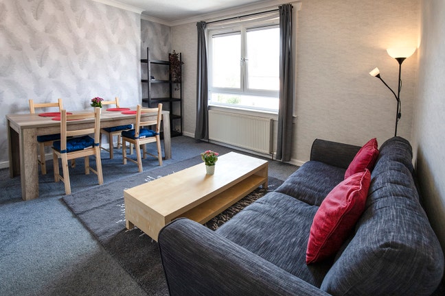 Bright and Spacious Furnished Double Bedroom Main Photo