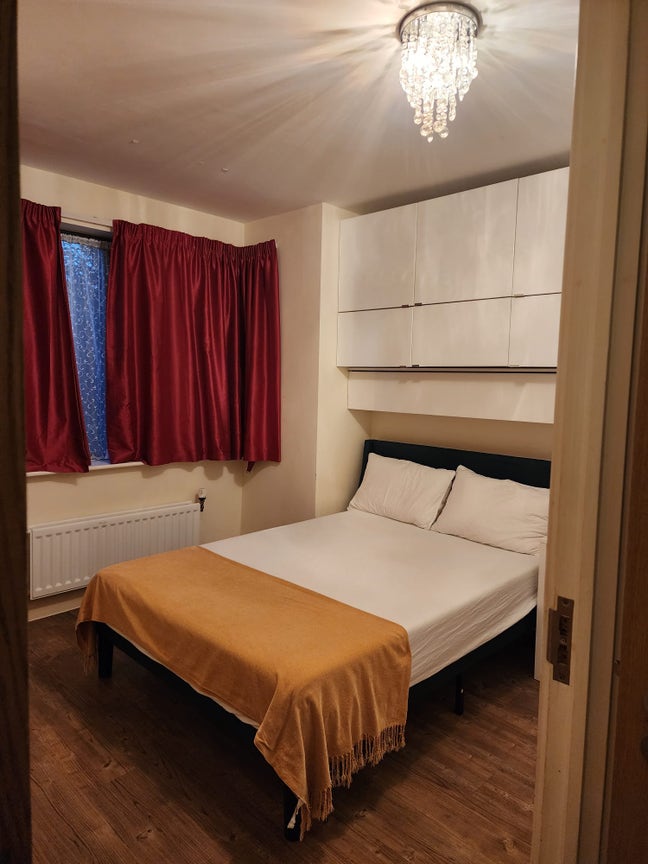 En-Suite double bedroom  Main Photo