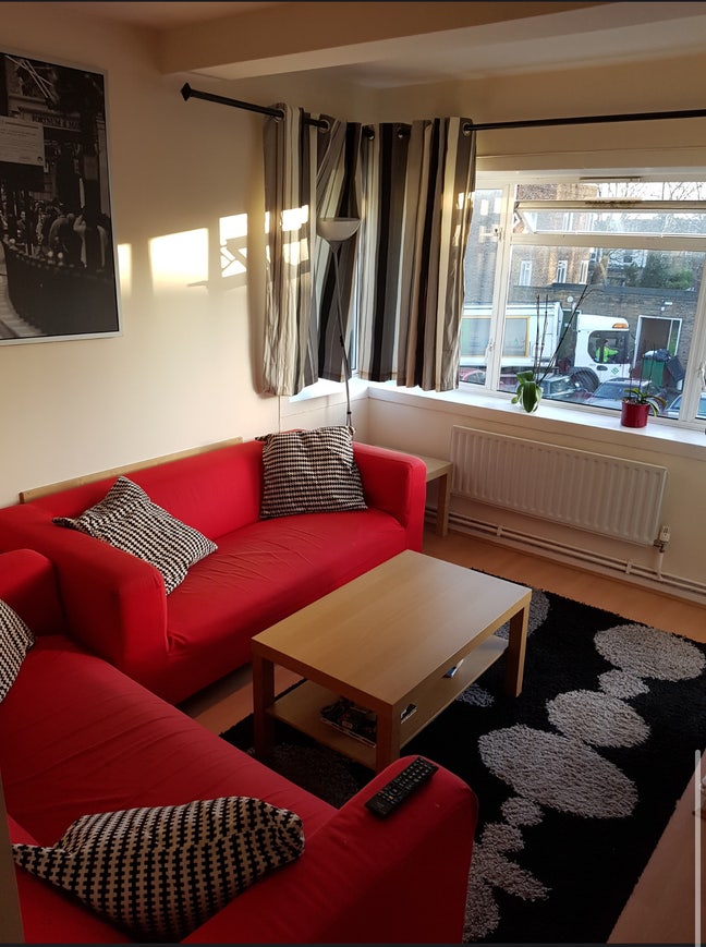Double room in friendly house share Main Photo
