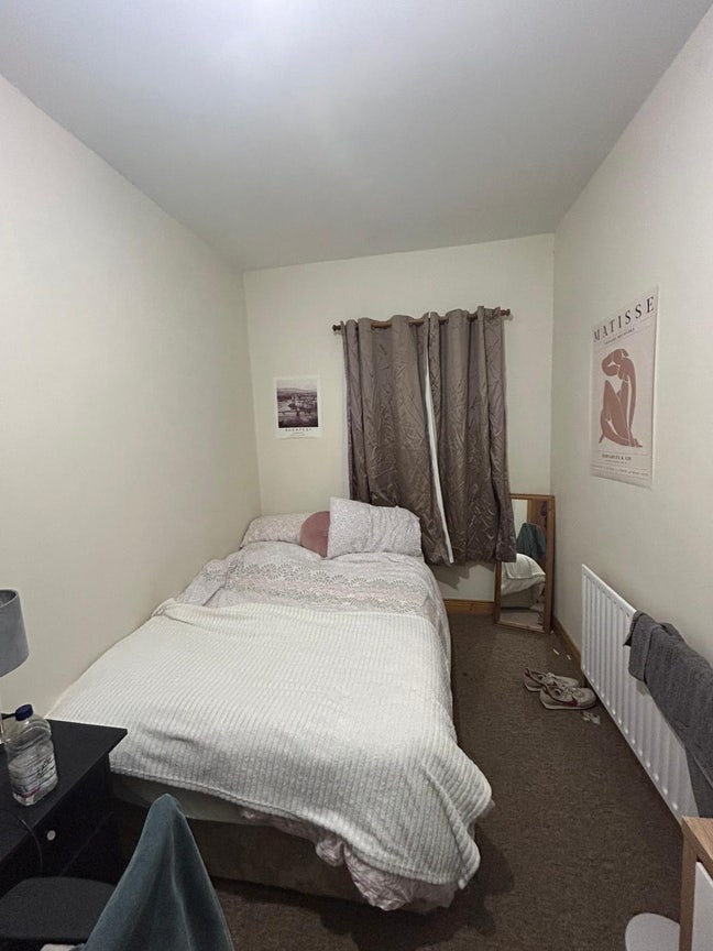 Double Room Available To Rent Main Photo
