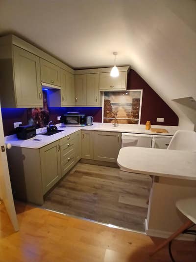 2nd floor flat for single occupancy  Main Photo
