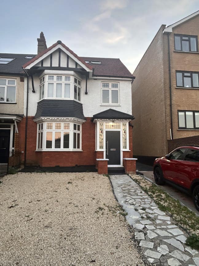 Stylish High-Spec Studio Flats in Shared House  Main Photo