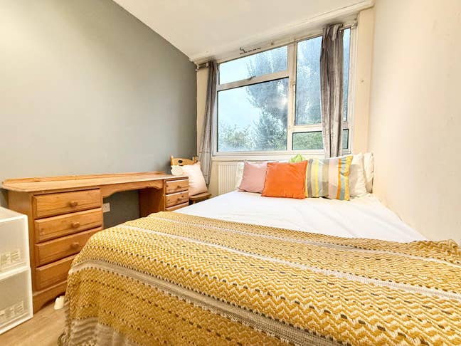 South Quay X3 Rooms Available - Price Drop Offer! Main Photo