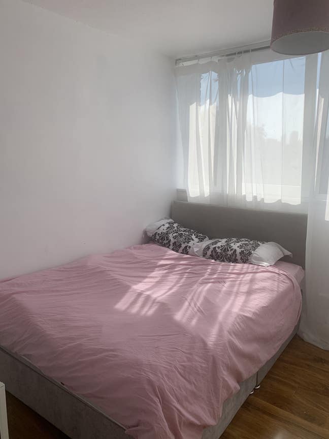 Room to rent in quiet flat  Main Photo