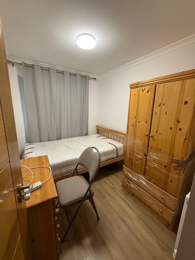 Double room in wood green  Main Photo