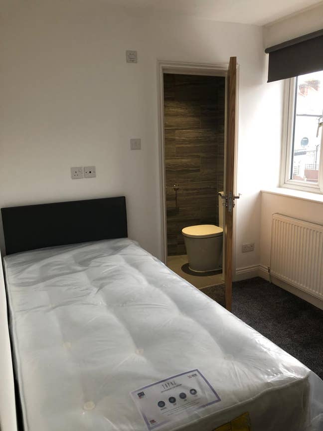 Room to Rent – £900 PCM – En-Suite – Bills Include Main Photo