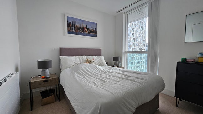 Looking for Female Flatmate in Canary Wharf! Main Photo