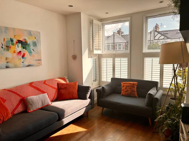 Lovely 2 bed flat with garden available for one mo Main Photo