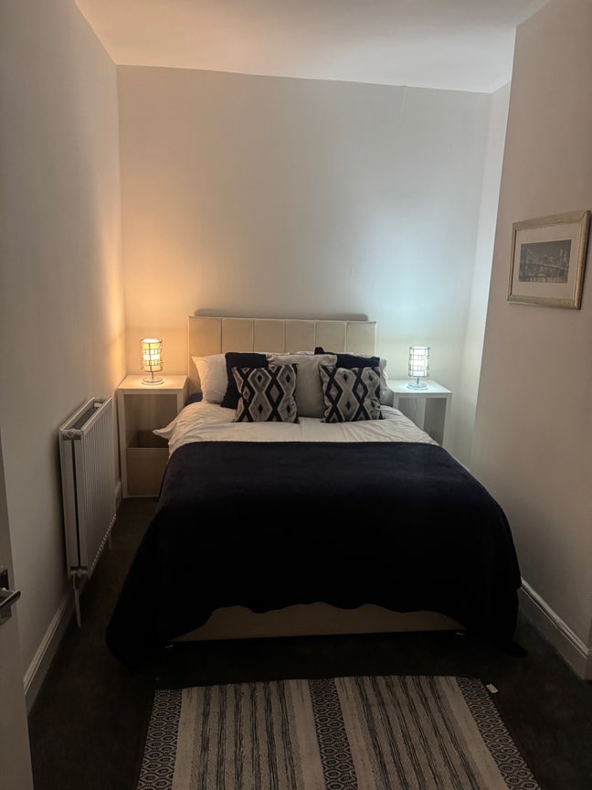 House share with large double bedroom Main Photo