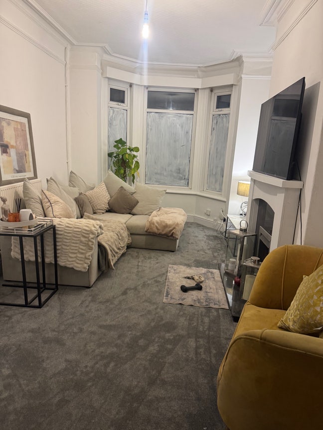 House share with large double bedroom Main Photo