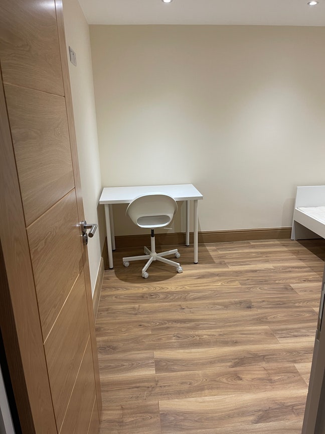 Double room available in a modern house. Barnet  Main Photo