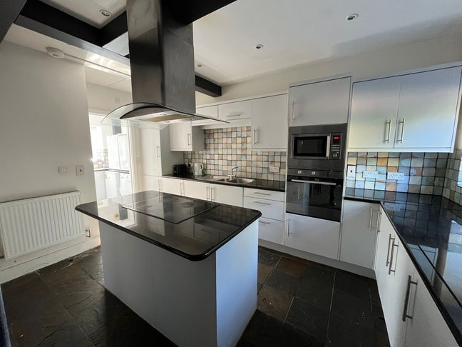 Luxury house Bedrooms ensuite Cranfield MK430BJ Main Photo