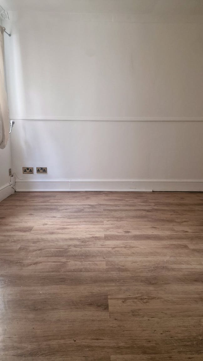 Clean and beautiful Double Rooms for Rent in ME7 1 Main Photo