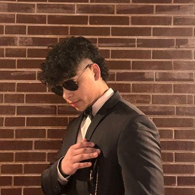 20 year old professional seeks a double room Main Photo