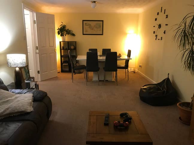 Haymarket- City Center Double Room Private Toilet Main Photo