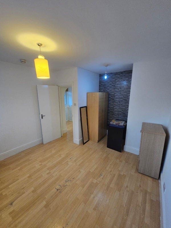 🏡 2 Bedroom Flat to Let in Hayes Main Photo