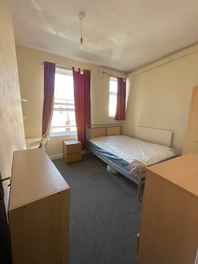 Lovely Rooms to Rent in LS9 Main Photo