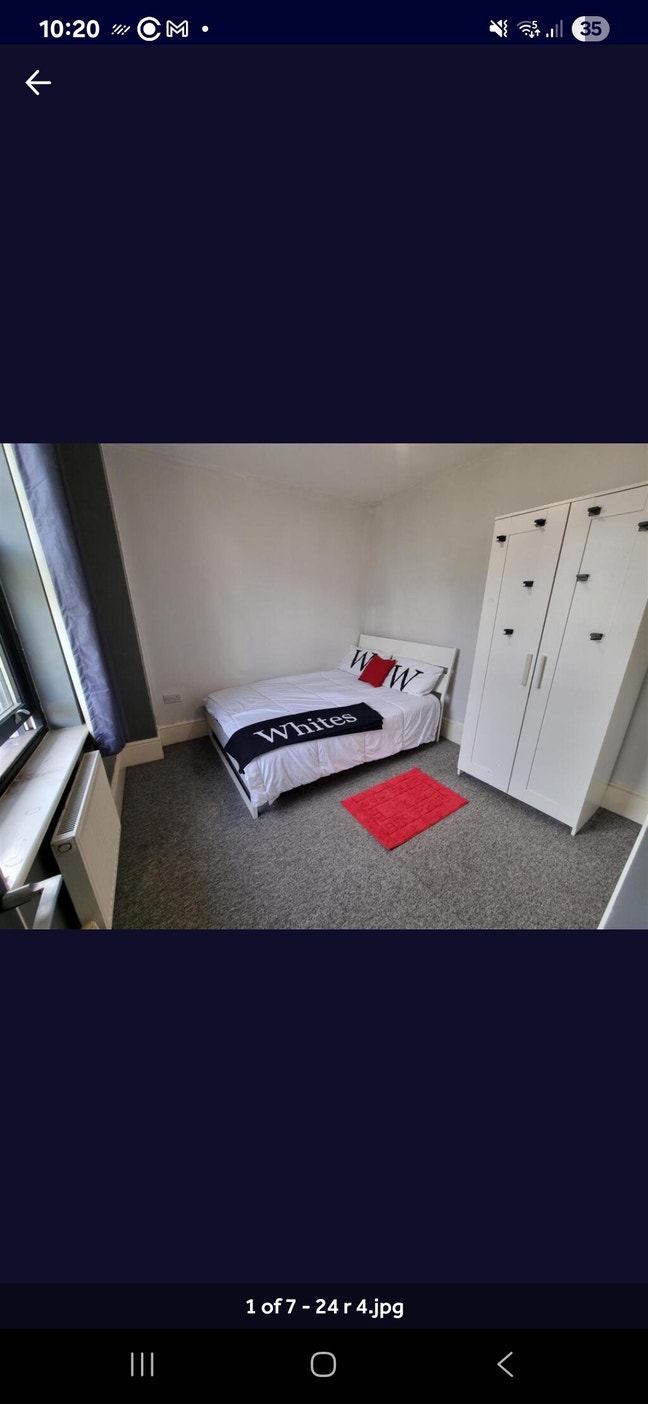 Double Room in HMO w/ en-Suite superfast Wi-Fi Main Photo