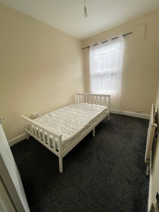 Cheap LS12 Single Room for Rent Main Photo