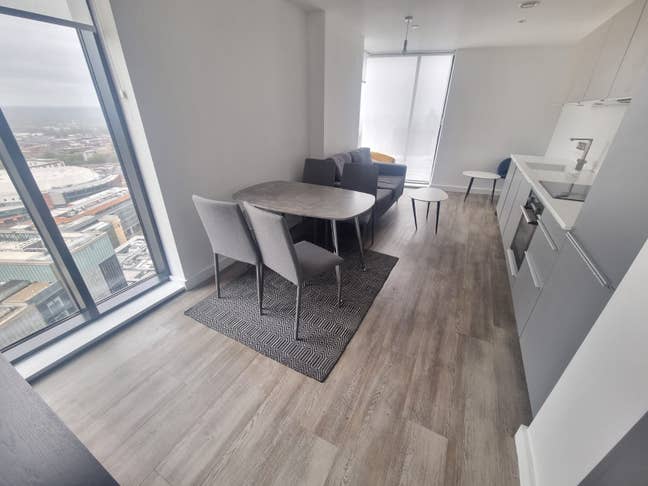 2-Bed Furnished Flat to Let Birmingham City Centre Main Photo