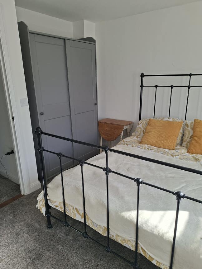 Well presented double room  Main Photo