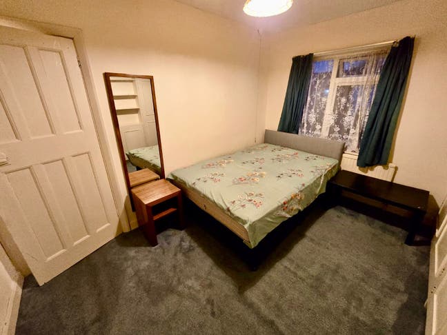 Double Room is available for rent in - HA2 8LH Main Photo