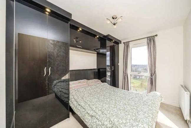 Big, Luxury, Double Bed Room Available Main Photo