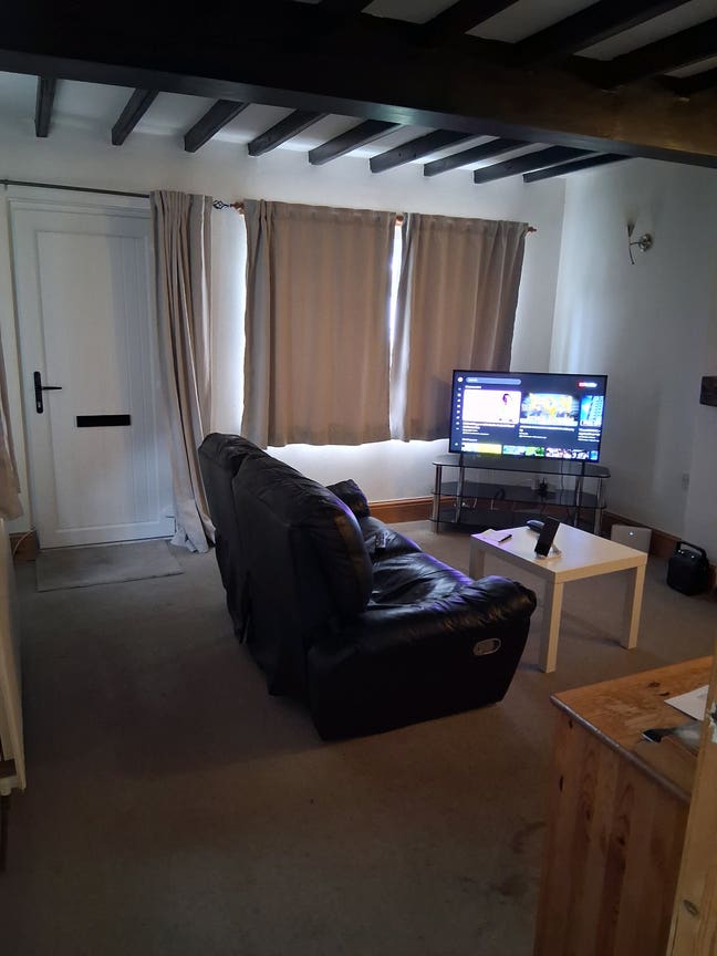 Room for rent Main Photo