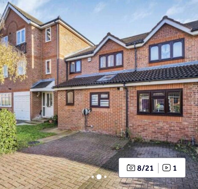 2 Double Bedroom Available  Main Photo