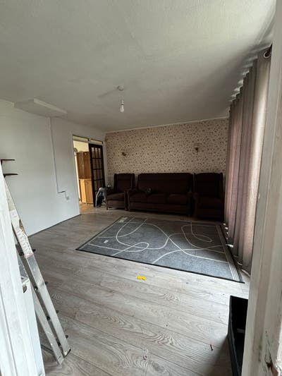 3 bedroom end terrace house Main Photo