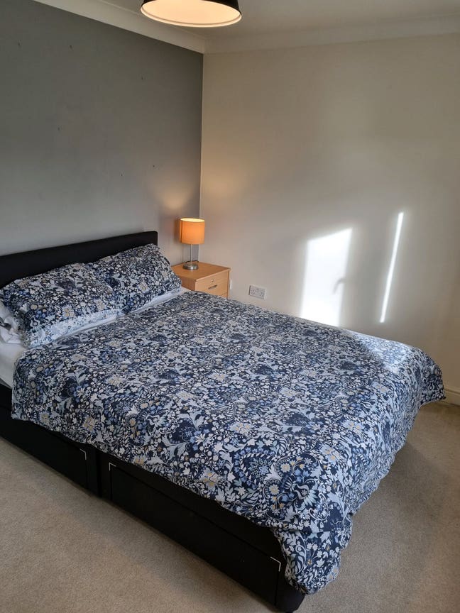Double room  in immaculate house  Main Photo