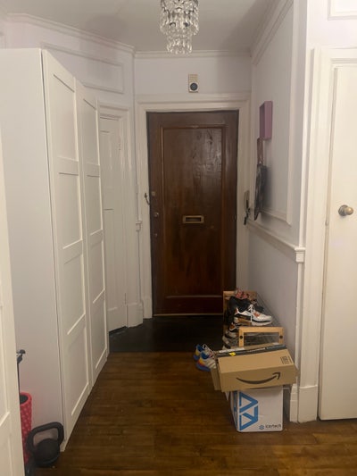 1 BR flat available on Baker Street temporarily Main Photo