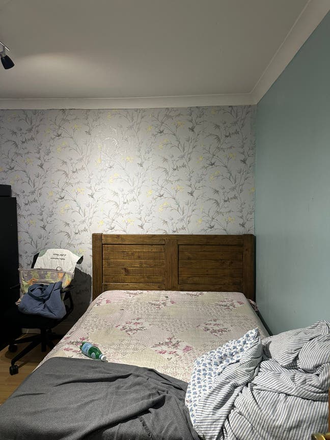 East London double room for a female  Main Photo