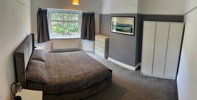 Professional Double Rooms in Higher Bebington Main Photo