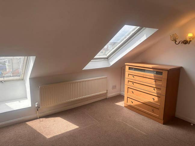 Newly Refurb Singl Lovely Rooms@RM10 9TB/Degenham  Main Photo