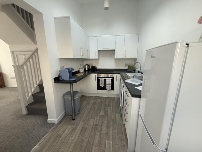 2 bed central location house  Main Photo