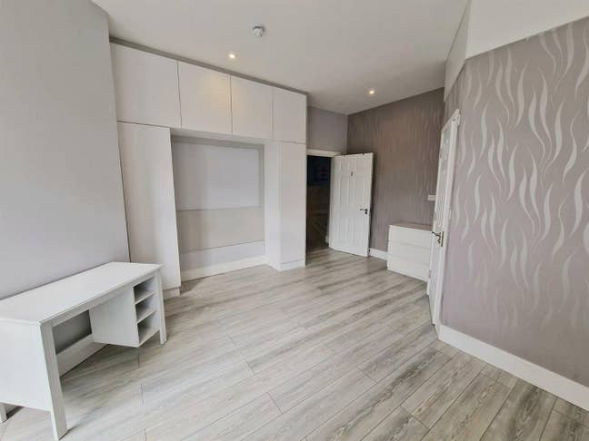 Modern Double Ensuite Room to Rent in Wembely  Main Photo