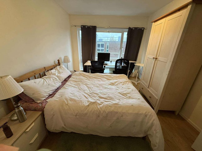 Room available Main Photo