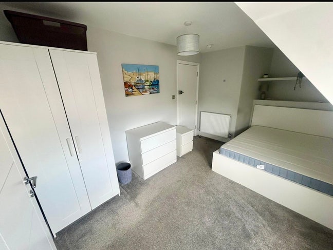 Modern double room with private bathroom  Main Photo