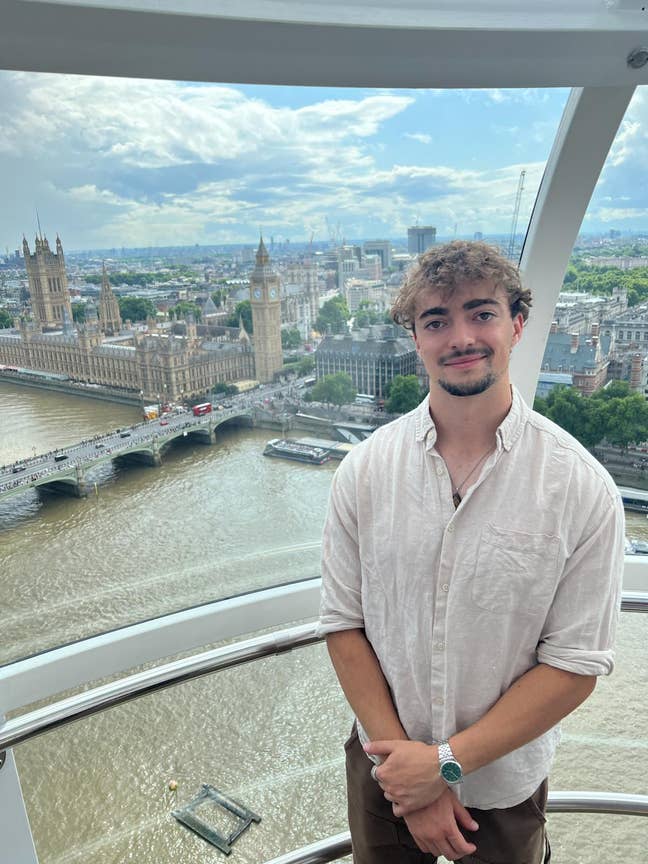 Looking for a room/buddy up in/around nuneaton Main Photo