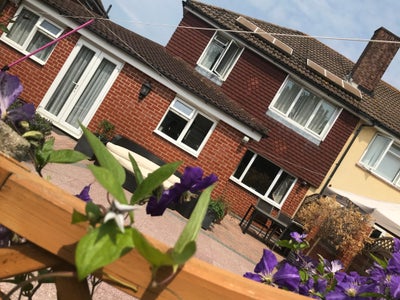 Quiet Professional Home (Central Havant) Main Photo