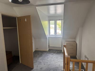 Double bedroom, ensuite and kitchen - Hamble Main Photo