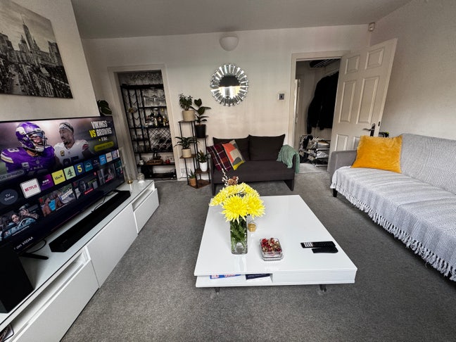 Lovely double bedroom  Main Photo