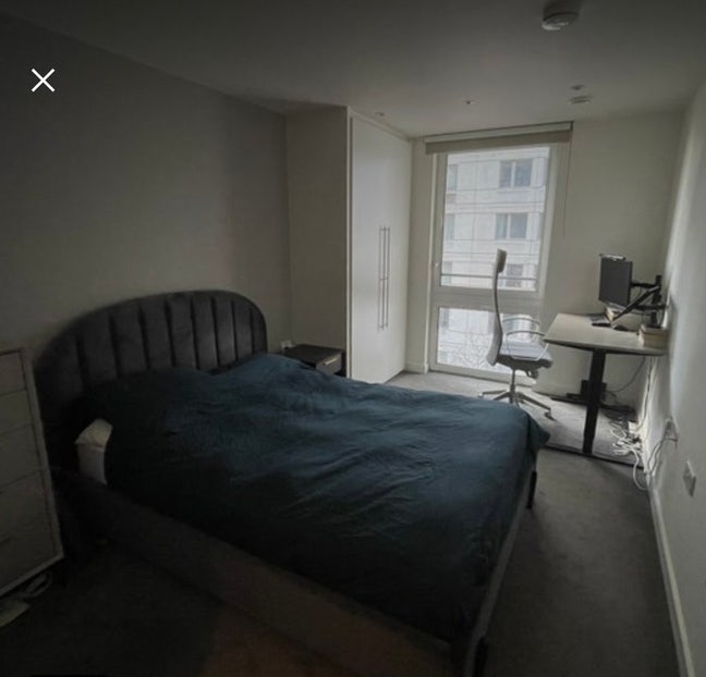 Modern King size room in East Village Main Photo