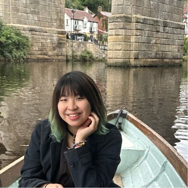 23 year old seeks a single or double room Main Photo